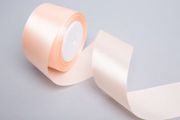 Лента атласная 50мм 23м персиковая 4/4